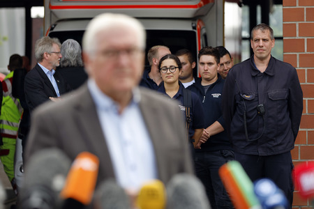 Frank-Walter Steinmeier und Armin Laschet besuchen Hochwassergebiet in Erftstadt