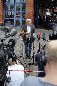 Frank-Walter Steinmeier und Armin Laschet besuchen Hochwassergebiet in Erftstadt