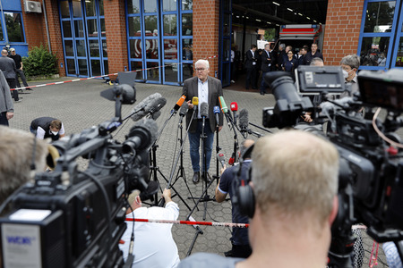Frank-Walter Steinmeier und Armin Laschet besuchen Hochwassergebiet in Erftstadt