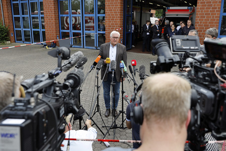 Frank-Walter Steinmeier und Armin Laschet besuchen Hochwassergebiet in Erftstadt