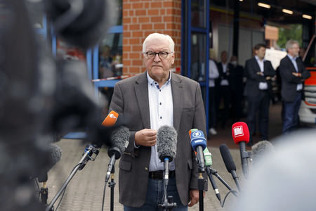 Frank-Walter Steinmeier und Armin Laschet besuchen Hochwassergebiet in Erftstadt