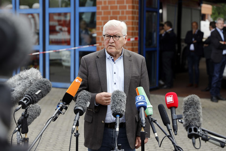 Frank-Walter Steinmeier und Armin Laschet besuchen Hochwassergebiet in Erftstadt