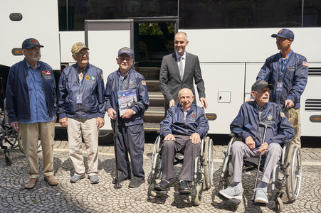 Belit Onay empfängt US-Veteranen in Hannover