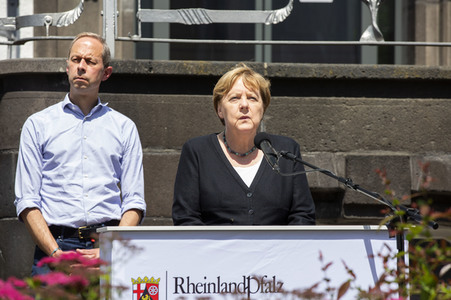 Pressestatement der Bundeskanzelrin nach ihrem Besuch im Hochwassergebiet in Adenau