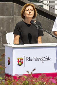 Pressestatement der Bundeskanzelrin nach ihrem Besuch im Hochwassergebiet in Adenau