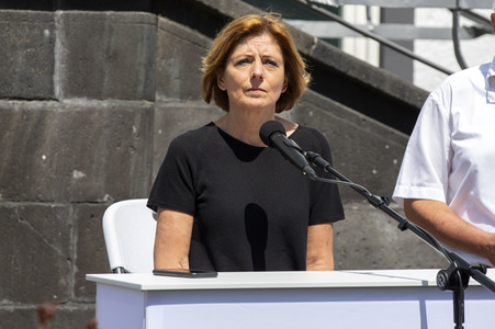 Pressestatement der Bundeskanzelrin nach ihrem Besuch im Hochwassergebiet in Adenau