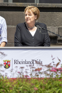Pressestatement der Bundeskanzelrin nach ihrem Besuch im Hochwassergebiet in Adenau