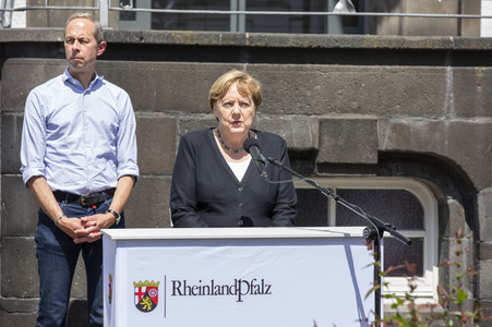 Pressestatement der Bundeskanzelrin nach ihrem Besuch im Hochwassergebiet in Adenau