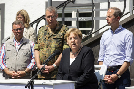 Pressestatement der Bundeskanzelrin nach ihrem Besuch im Hochwassergebiet in Adenau
