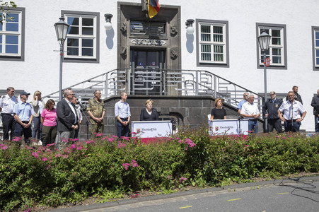 Pressestatement der Bundeskanzelrin nach ihrem Besuch im Hochwassergebiet in Adenau