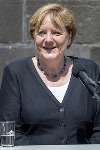 Pressestatement der Bundeskanzelrin nach ihrem Besuch im Hochwassergebiet in Adenau