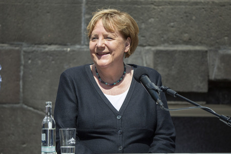 Pressestatement der Bundeskanzelrin nach ihrem Besuch im Hochwassergebiet in Adenau