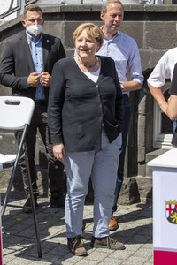 Pressestatement der Bundeskanzelrin nach ihrem Besuch im Hochwassergebiet in Adenau