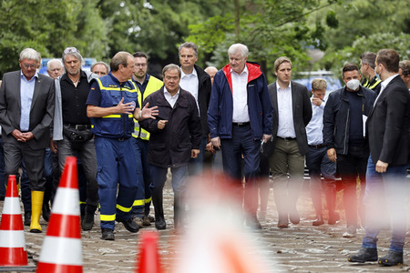 Armin Laschet und Horst Seehofer besuchen die Steinbachtalsperre