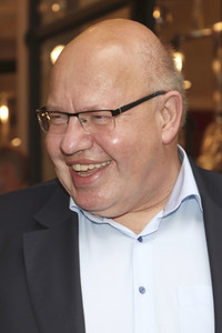 Peter Altmaier besucht Buchhandlung in Hamburg