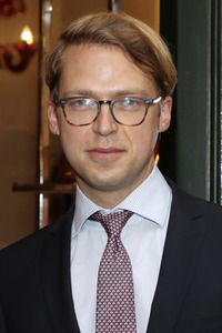 Peter Altmaier besucht Buchhandlung in Hamburg