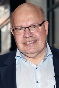 Peter Altmaier besucht Buchhandlung in Hamburg