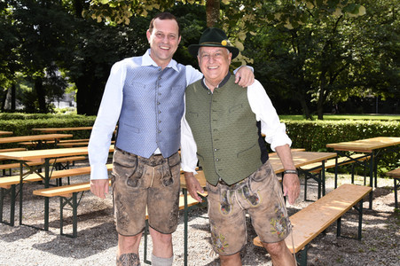 Präsentation der Angermaier Trachtentrends 2021 in München