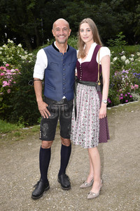 Präsentation der Angermaier Trachtentrends 2021 in München