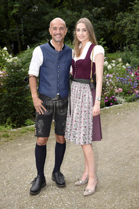 Präsentation der Angermaier Trachtentrends 2021 in München