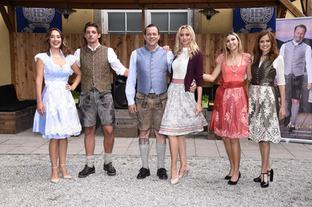 Präsentation der Angermaier Trachtentrends 2021 in München