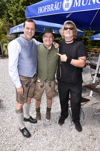 Präsentation der Angermaier Trachtentrends 2021 in München