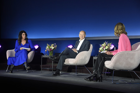 Olaf Scholz bei 'Brigitte Live' in Berlin