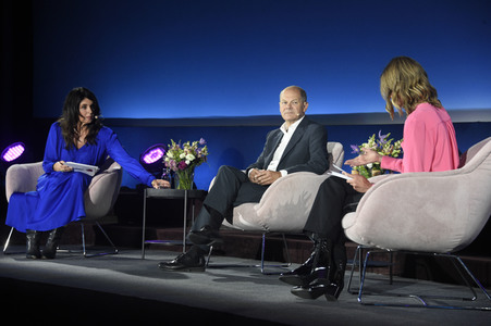 Olaf Scholz bei 'Brigitte Live' in Berlin