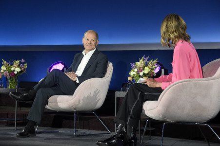 Olaf Scholz bei 'Brigitte Live' in Berlin