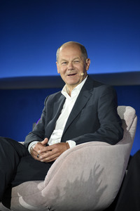 Olaf Scholz bei 'Brigitte Live' in Berlin