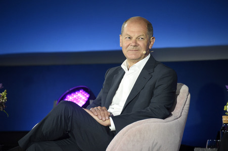 Olaf Scholz bei 'Brigitte Live' in Berlin