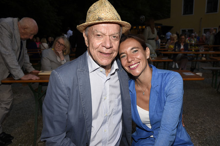 Theaterpremiere 'Ungeheuer heiß' in München