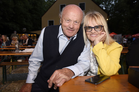 Theaterpremiere 'Ungeheuer heiß' in München