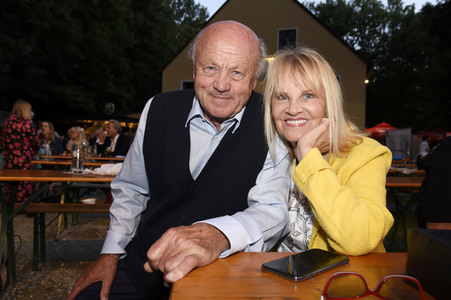 Theaterpremiere 'Ungeheuer heiß' in München