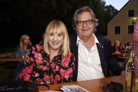 Theaterpremiere 'Ungeheuer heiß' in München