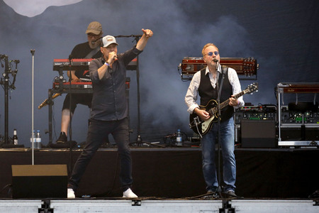 Konzert von Fury in the Slaughterhouse in Möchengladbach