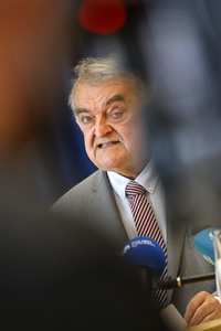 Herbert Reul informiert sich über VU-Teams in Köln
