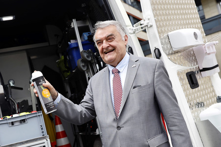 Herbert Reul informiert sich über VU-Teams in Köln