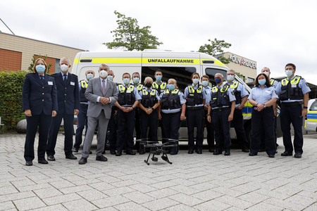 Herbert Reul informiert sich über VU-Teams in Köln