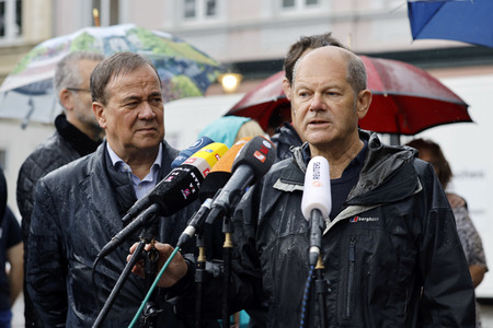 Armin Laschet und Olaf Scholz besuchen Stolberg