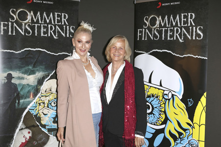 Photocall zur Europa Hörspielserie 'Sommerfinsternis' in Hamburg
