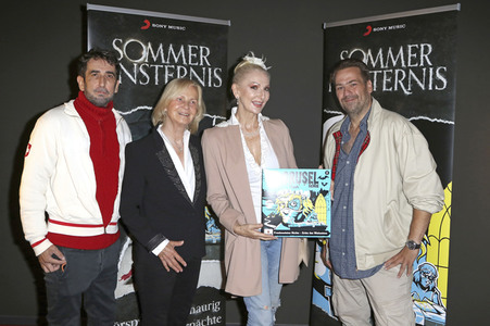 Photocall zur Europa Hörspielserie 'Sommerfinsternis' in Hamburg