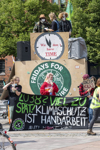 Bündnisdemo zu Klimarassismus und Klimaflucht von Friday for Future in Hamburg