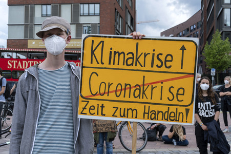 Bündnisdemo zu Klimarassismus und Klimaflucht von Friday for Future in Hamburg