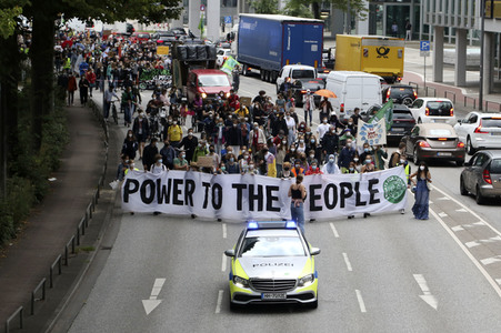 Bündnisdemo zu Klimarassismus und Klimaflucht von Friday for Future in Hamburg