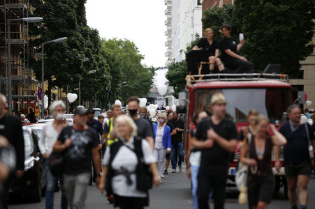 Querdenker-Trauerzug in Gedenken an Sascha in Berlin