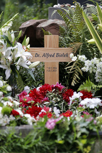 Grab von Alfred Biolek in Köln