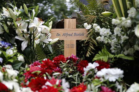 Grab von Alfred Biolek in Köln