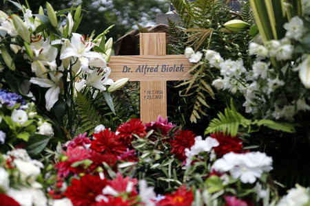 Grab von Alfred Biolek in Köln