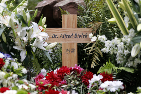 Grab von Alfred Biolek in Köln